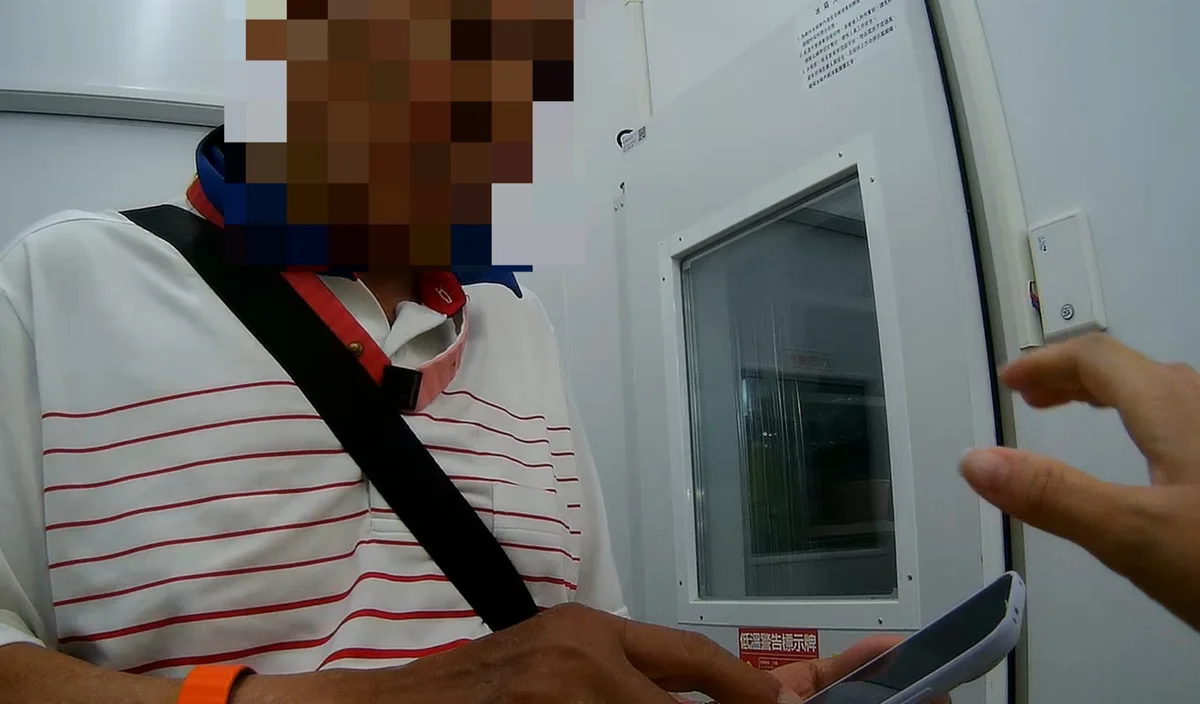 女警超商買東西聽見「認證」兩字!機警奪下電話神救援 保住網購男積蓄
