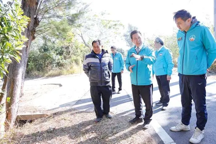 金湖前埔道路狹窄排水差?縣長陳福海率隊現勘,允諾整合規劃提升安全