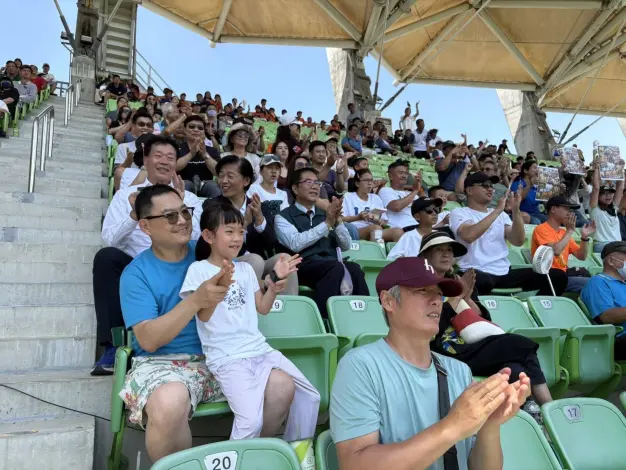 臺南聯隊首度奪冠!TOTO盃少棒賽14:8力克桃園 勇奪隊史第一座冠軍