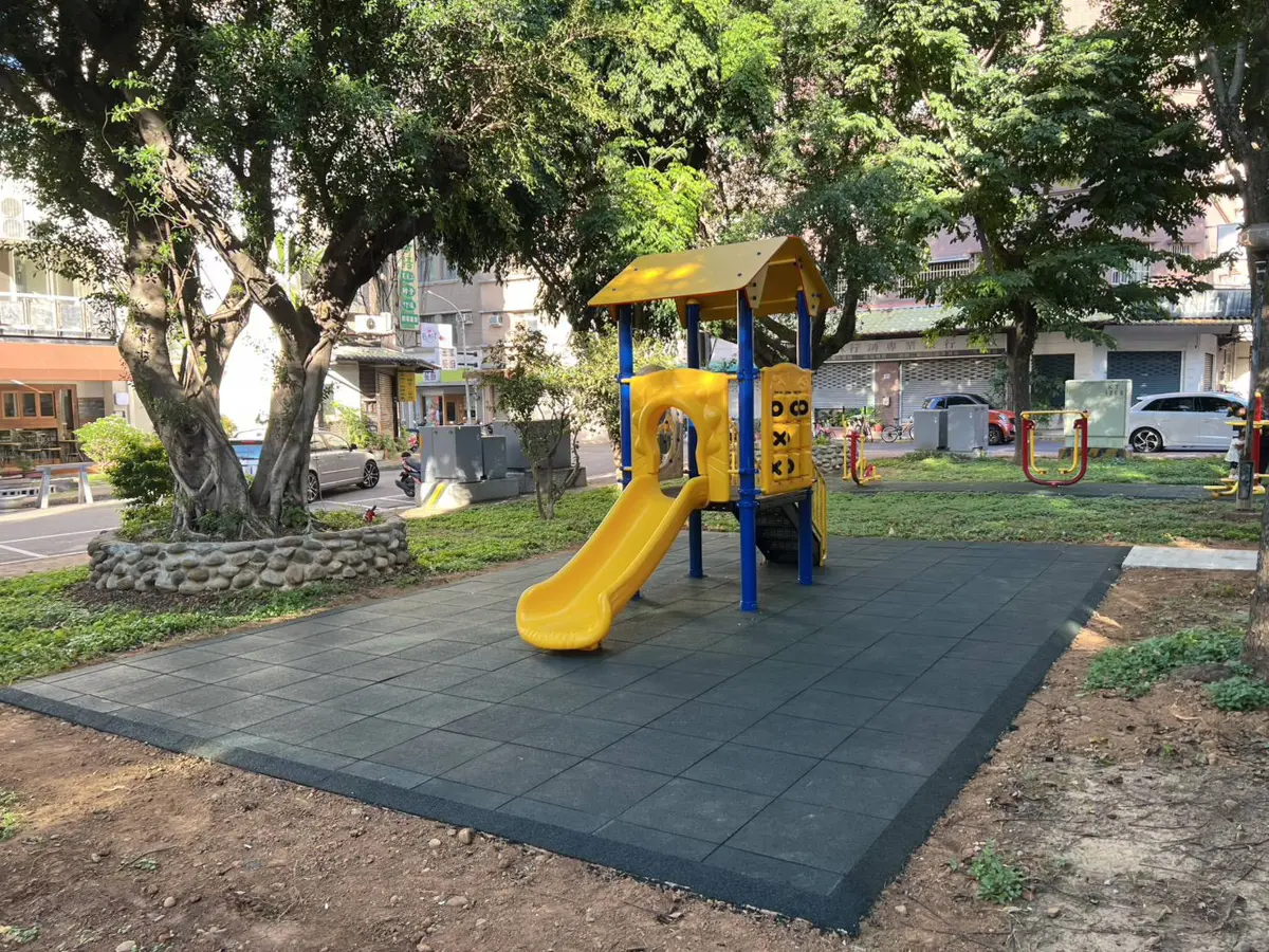 新竹爸媽快看!金山六街公園「全新溜滑梯」啟用,週末放電新景點+1