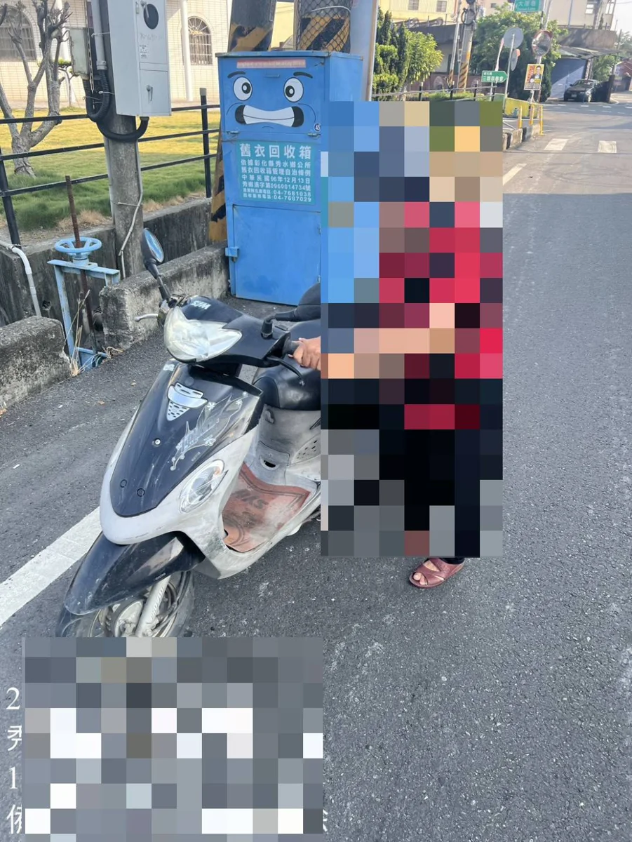 烈日下老婦吃力推拋錨機車!秀水暖警1舉動神救援獲讚賞