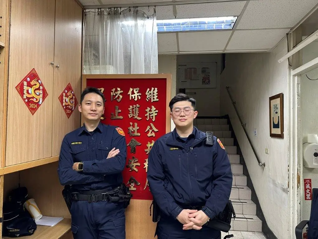 「電話費要過期了!」大安區婦獨坐街頭,暖警「推一把」結局超溫馨