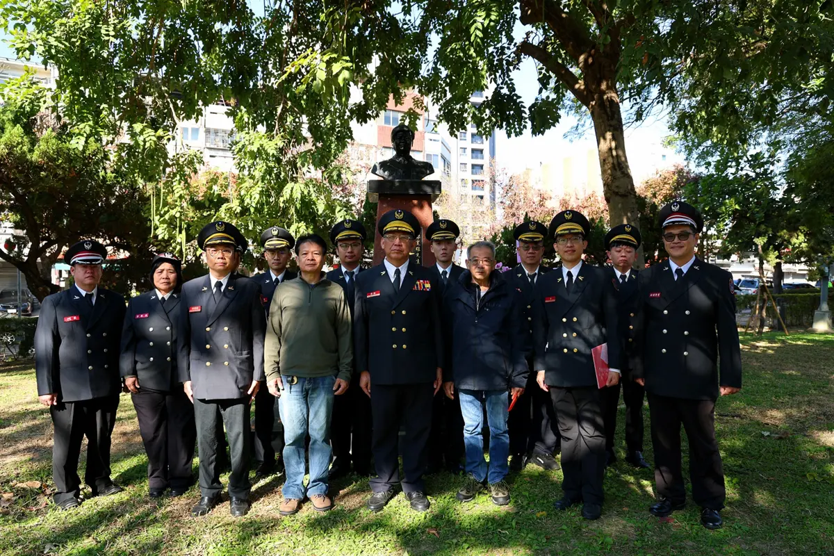 119消防節前夕,中市消防局追思殉職英雄 簡任技正林黎銘率隊獻花致敬