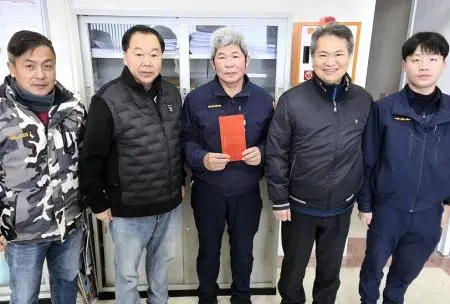 春節前夕送暖！議長張永江慰勉東引前線警力 致贈加菜金感謝辛勞