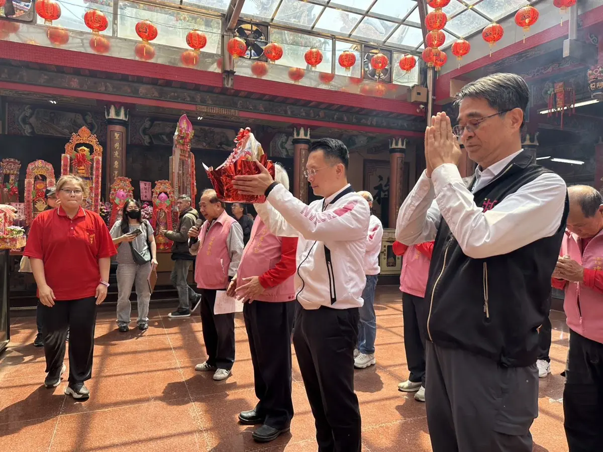 平鎮建安宮「六保輪值」登錄市定民俗！副市長蘇俊賓親授證書，揭秘百年客家信仰傳承