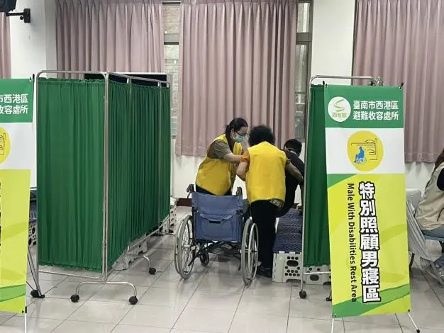 強震來襲怎麼辦？台南西港區實兵演練避難收呈，模擬開設流程確保市民安全