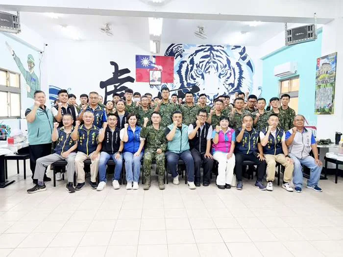 中秋佳節堅守崗位不打烊!金城鎮長率團慰勞軍警消送暖