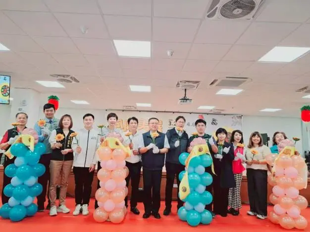 小小藝術家大放異彩!台南立人、民德國中「向陽美展」登場,27年傳承驚豔各界
