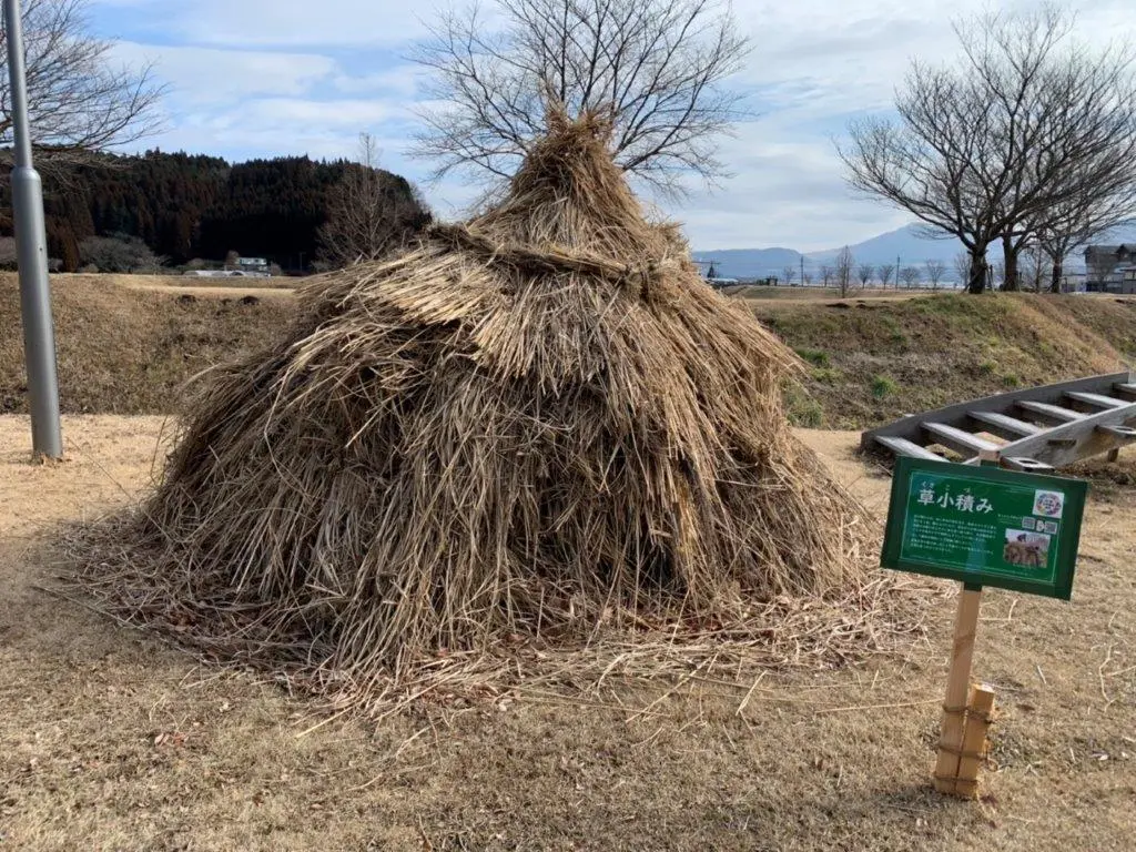 🌿 阿蘇的冬季傳統『草小積み』回來了!🌿