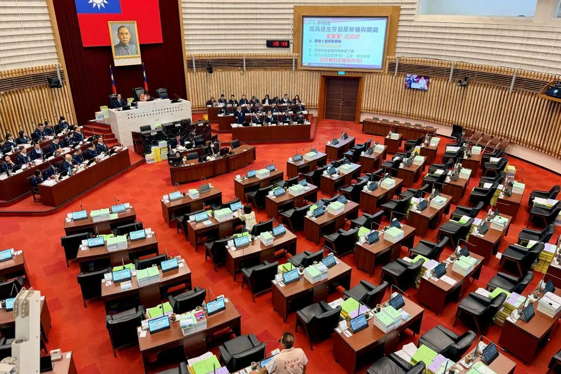 高雄防災升級!陳其邁宣布無人機投送藥品、衛星通訊建韌性城市,北高雄海線發展藍圖大公開