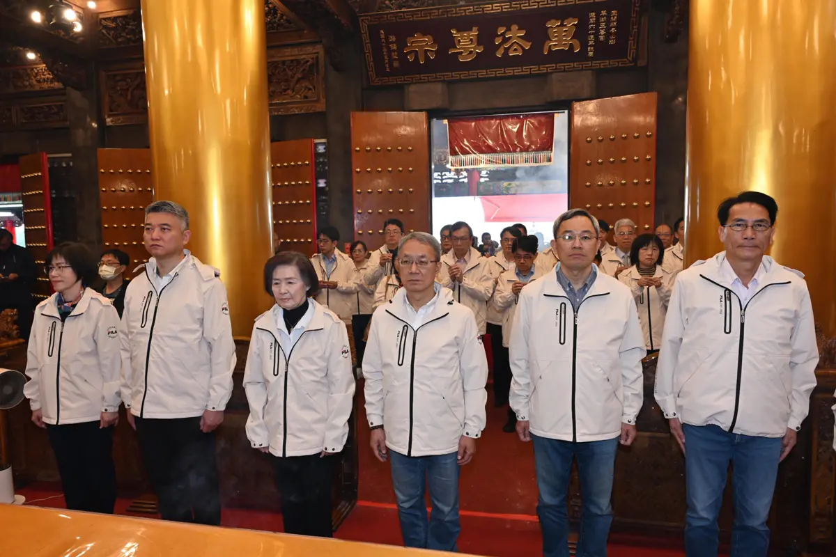 宜蘭代理縣長林茂盛率團赴玉尊宮 虔誠祈求「天公」護佑新年平安