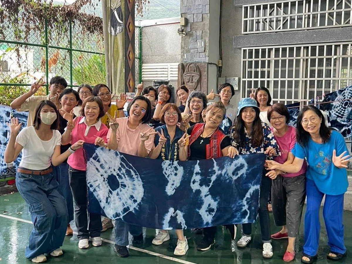 染出專屬台東藍!療癒工坊助在地婦女找回自信與笑容