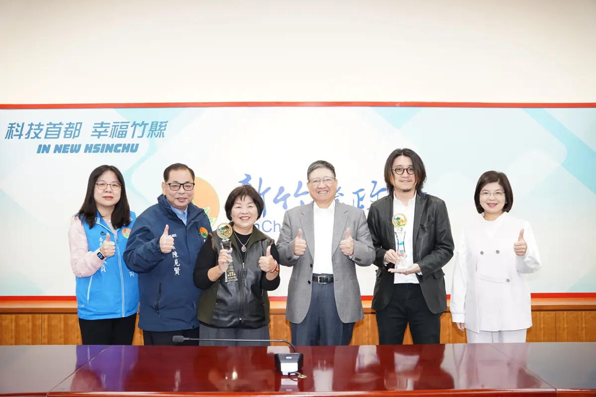 竹東樂齡中心橫掃3大獎!青年講師創AI課、志工團長服務逾600小時獲肯定