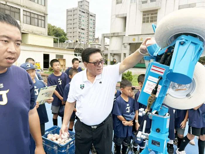 金門棒球再進化!中正國小硬體大升級 議員勉勵小將看齊職棒學長
