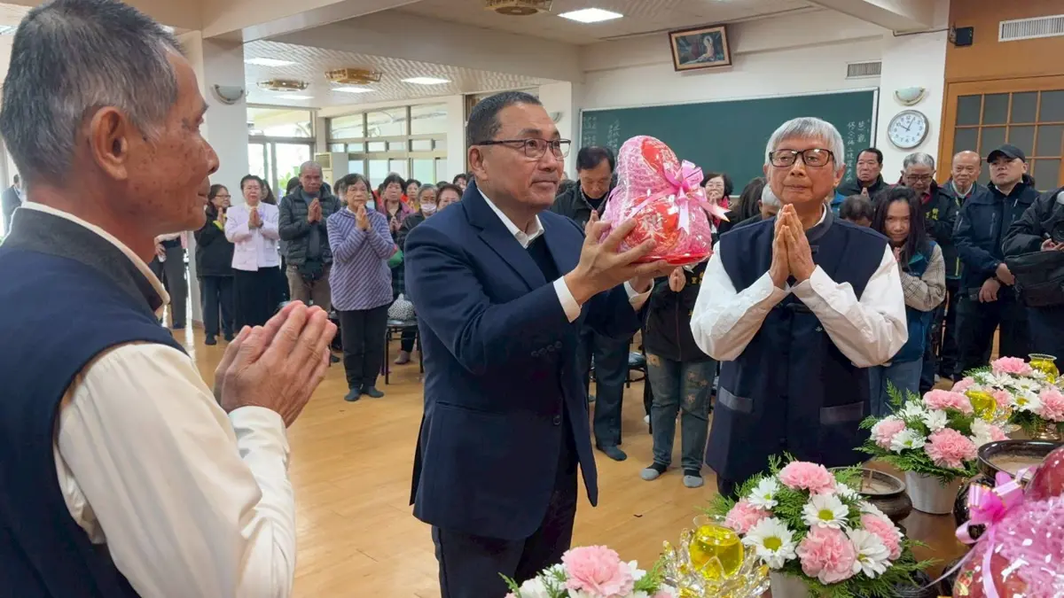 侯友宜樹林拜廟賀佛誕!憶母教誨「心無所懼」 祈福新北馬上加倍幸福