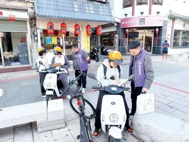 陸客金門電動車亂象有解?縣府調查後祭3大策強化交通安全
