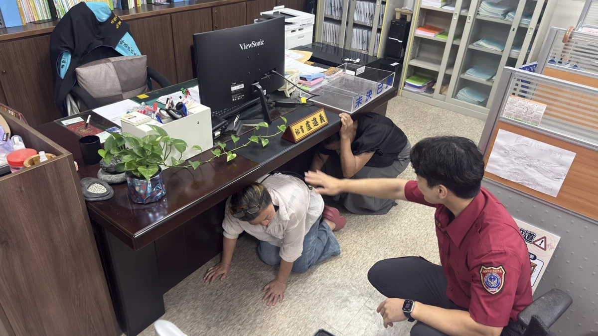 茂林消防分隊前進校園機關!傳授抗震「保命3步驟」 強化部落防災網