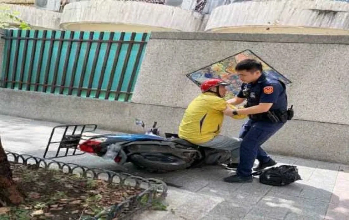 正午跌坐街頭卻稱要趕清晨旅行團!大同暖警機警識破失智翁迷途助返家