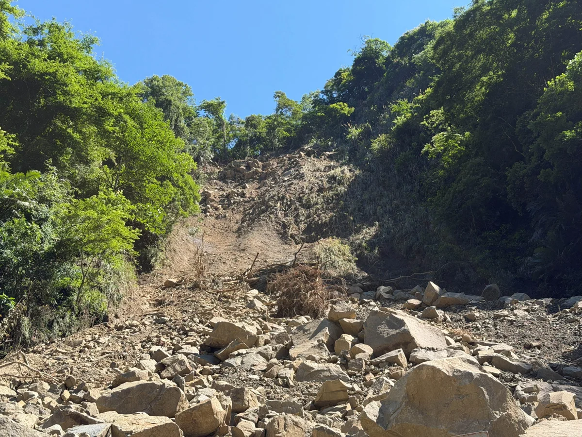 豪雨重創!台中「巨人之手」聯外道路崩塌封閉 復建急需2700萬