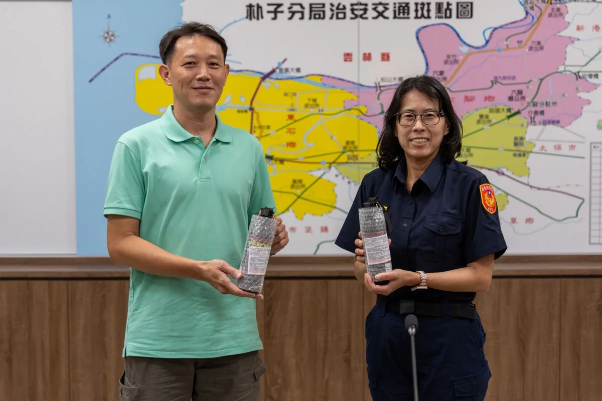暖心企業捐贈防護型噴霧器 提升第一線員警執勤安全