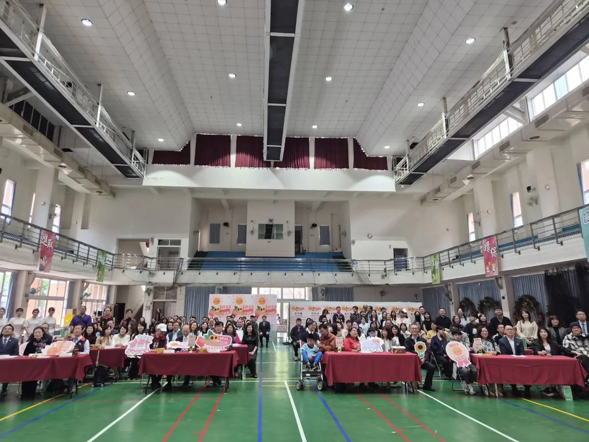 台中17位「向陽小太陽」出爐!癱瘓父之子、腦麻鬥士故事感動全場
