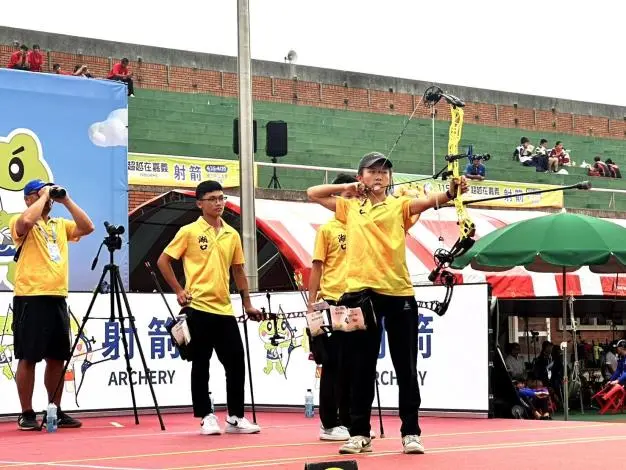 全中運開賽報喜!湖口國中射箭隊「箭」無虛發 橫掃複合弓男女團體雙金