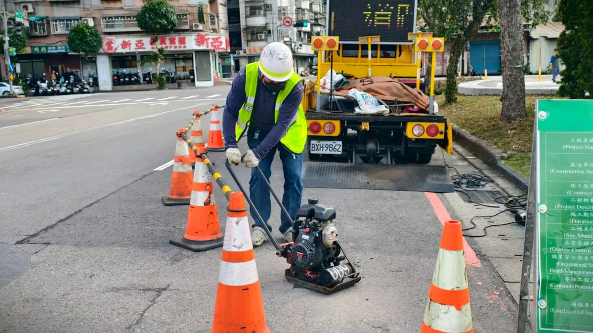 新北春節出遊注意!市府祭「道路禁挖令」一個月 「路平報馬仔」24H不打烊