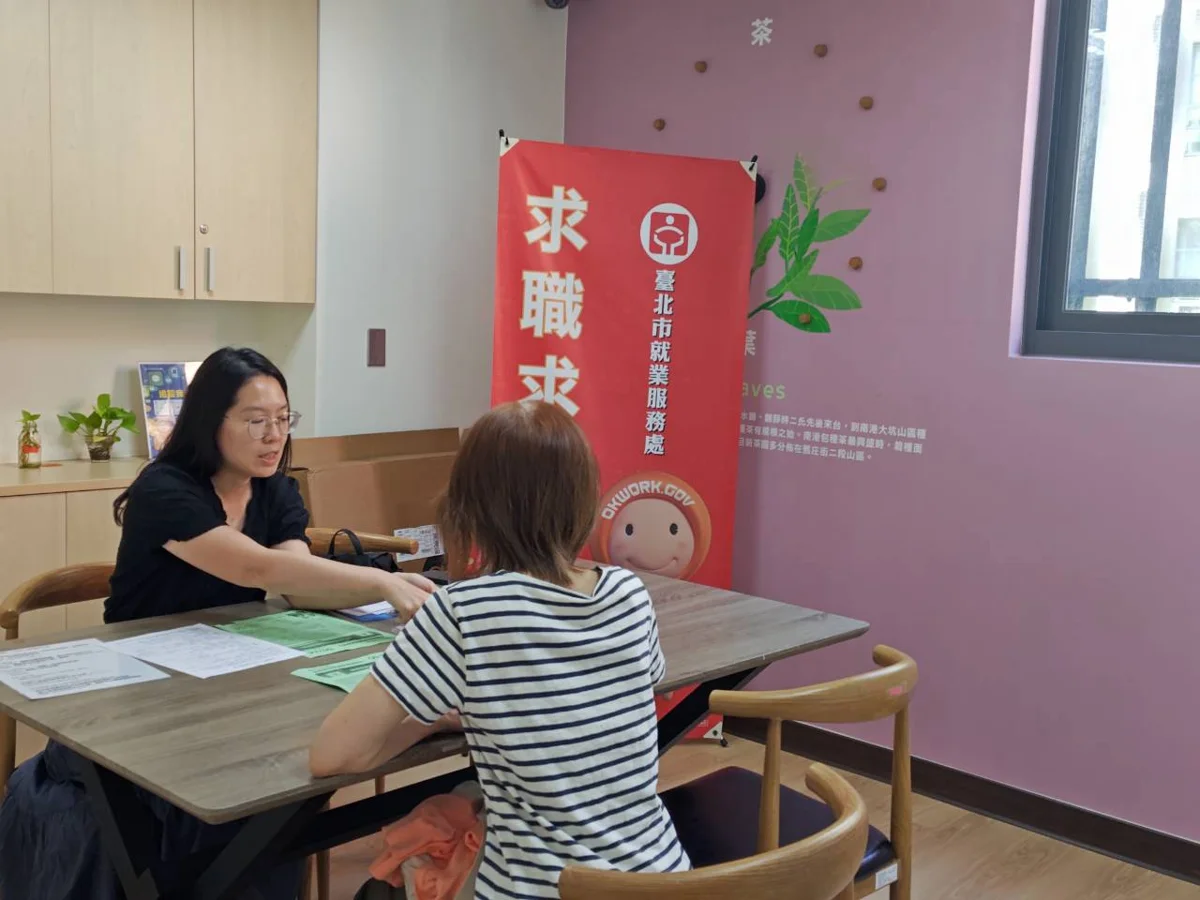 471個職缺大公開！北市17企業聯手搶才 YouBike大夜班月薪上看5萬