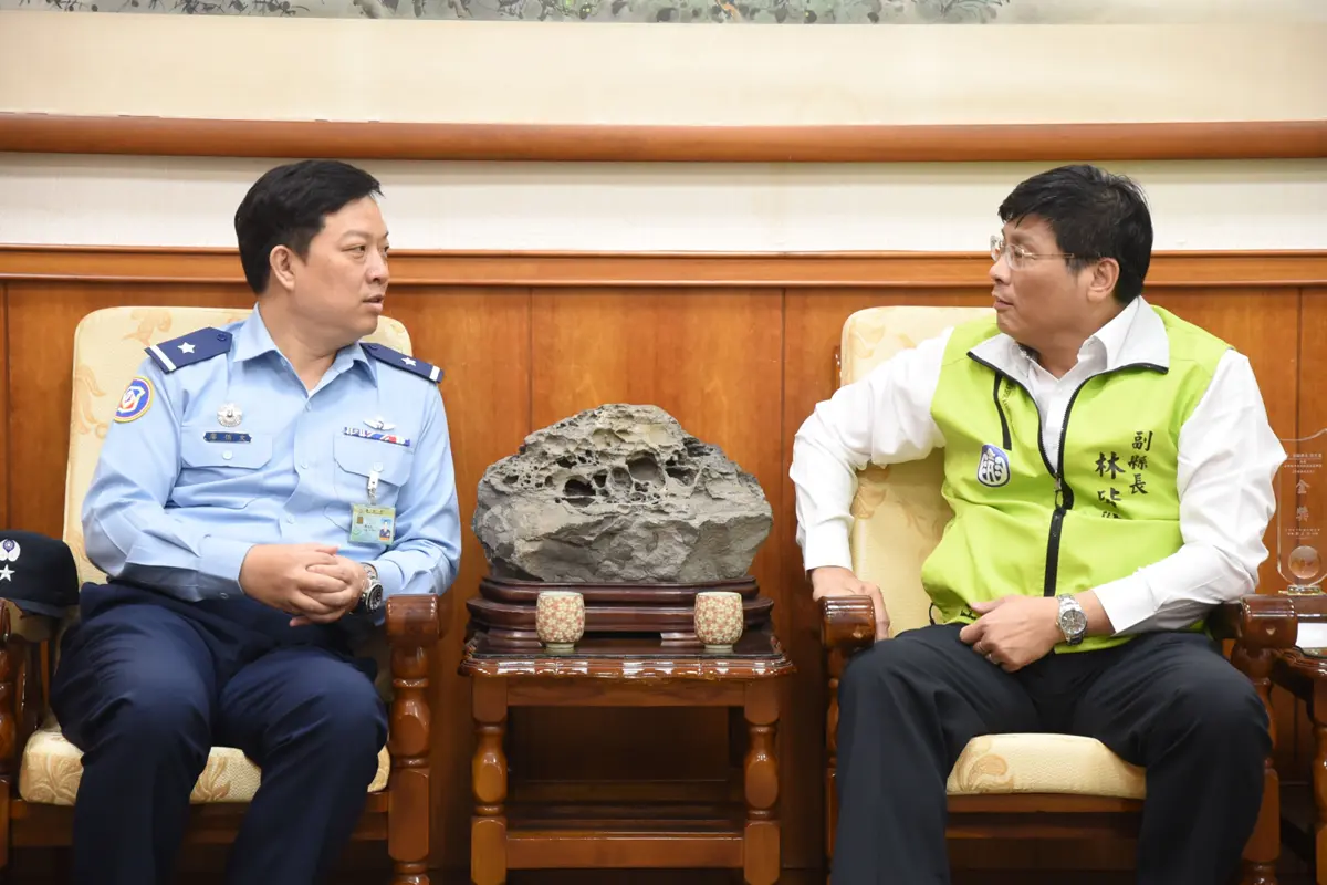 強化澎湖防務!空軍第一聯隊長廖伯文拜會副縣長林皆興,承諾深化軍民合作