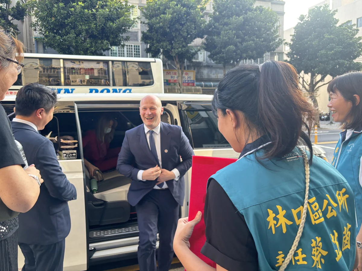 英國生活品質研究院總監夫婦訪林口！鄭淑敏區長熱情接待展現3大服務與在地文化