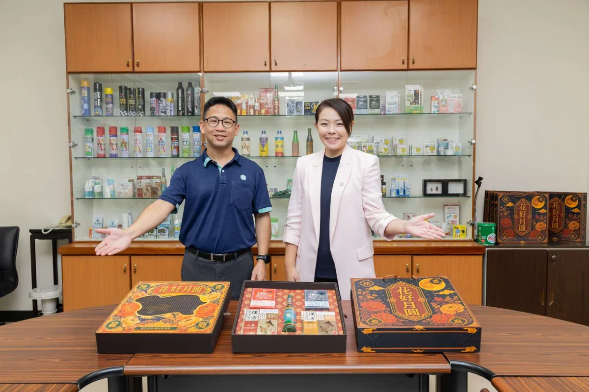 新竹人的共同記憶!高虹安走訪「鱷魚蚊香」老廠,推在地中秋限定伴手禮