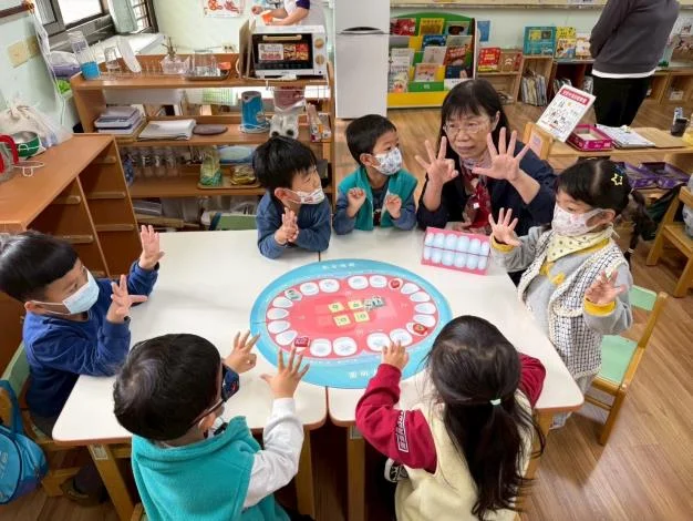 臺南市推動校園健康再創佳績!奪全國特優,10校抱回12項大獎