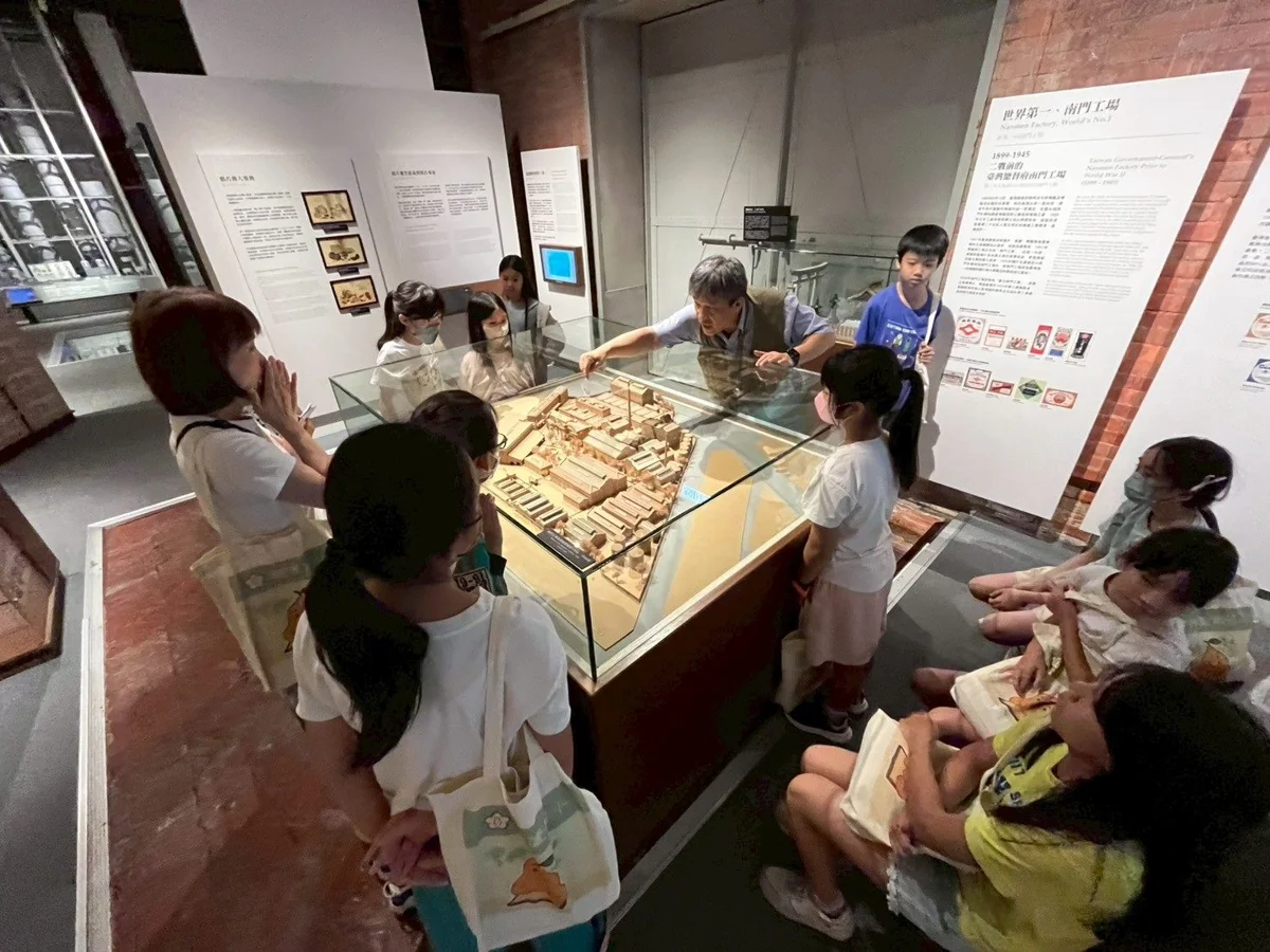 【2026最新】法國大師畫作進駐校園!北市13校巡迴展「NIKI的心靈城堡」9/7盛大登場