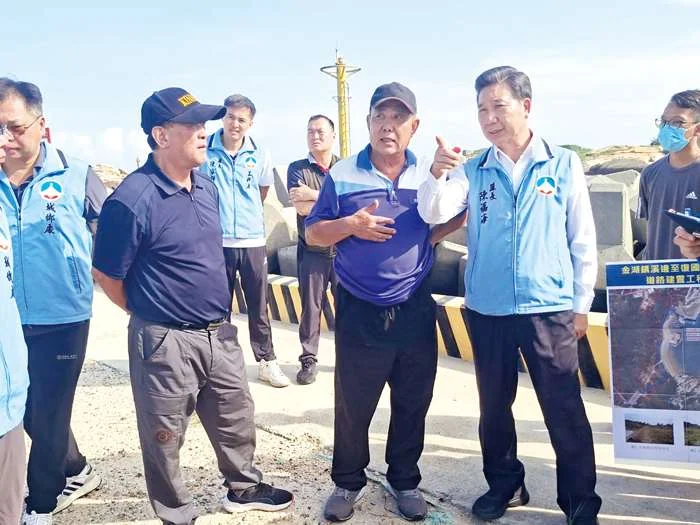 金門金湖鎮溪邊至復國墩盼闢新路!縣長實地現勘評估
