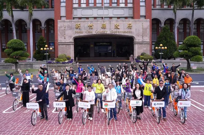 竹縣YouBike突破1800輛!5大企業聯手捐贈,通勤族嗨喊:終於有車騎