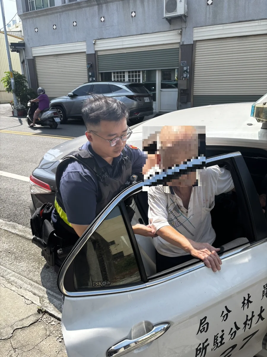 騎車突癱軟路邊!大村鄉暖警及時救援「護送返家」避免憾事