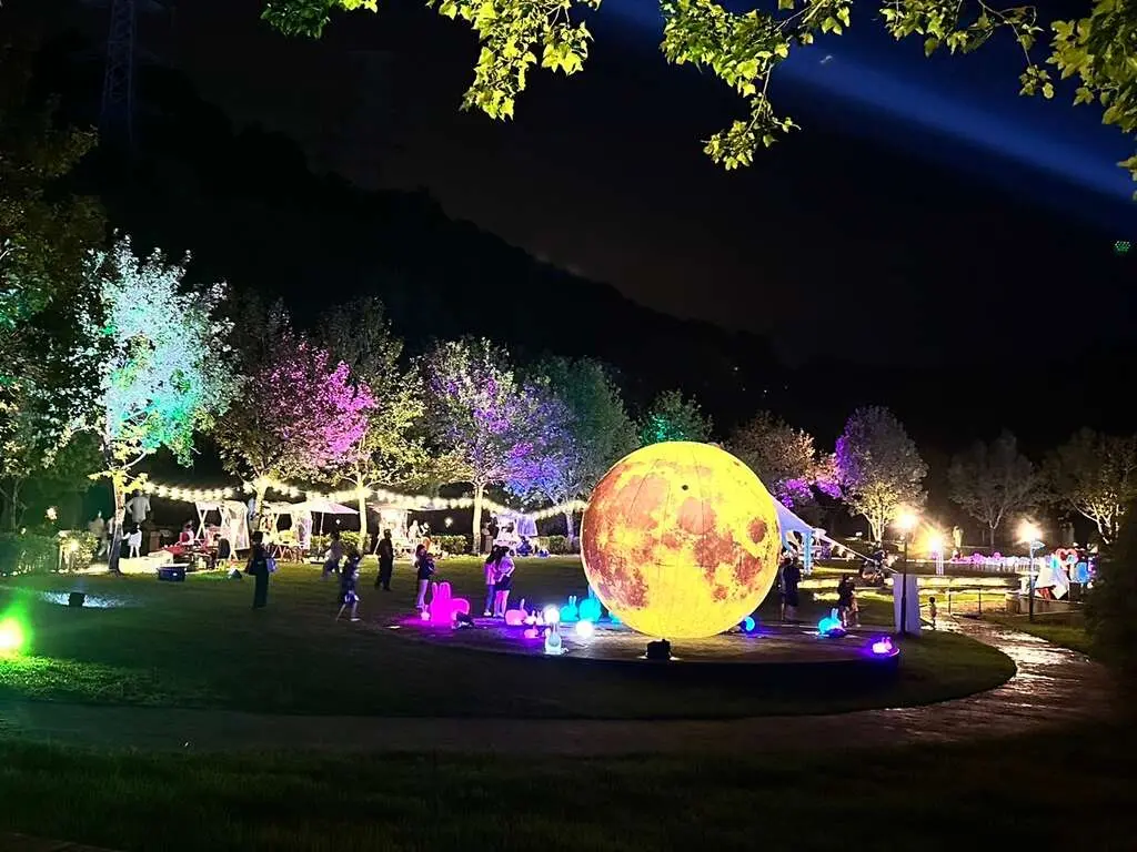 「放假囉!來慈湖」全新水舞秀登場,9/13-9/17壓軸演出