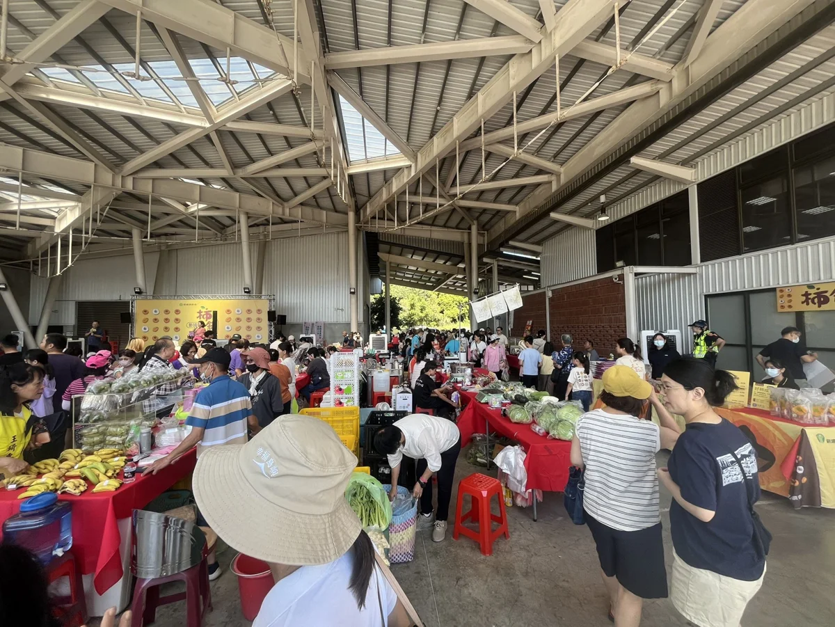 【2026最新】新埔柿餅節週末登場!賞金黃曬柿、嚐客家美食攻略大公開