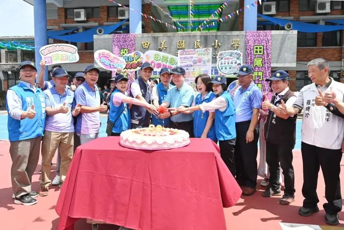苗栗學子福音！縣長鍾東錦南庄校慶宣布：下半年全縣實施免費營養午餐