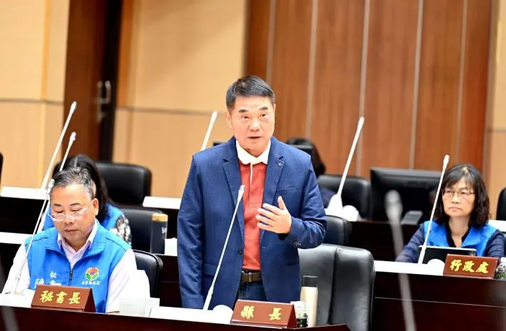 苗栗2027燈會車位免煩惱！頭屋棒球場將變停車場 縣長鍾東錦保證：已租台肥球場免驚無處練球