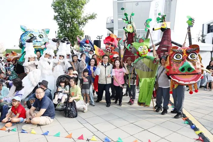 台江文化季開幕!八仙大神尪踩街嗨翻安南,黃偉哲邀你「庄頭看戲」