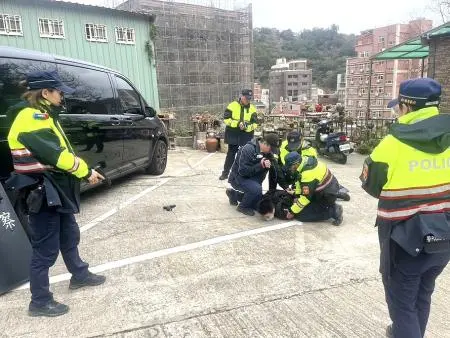 馬祖春節防搶!警匪對峙畫面曝光 臺灣銀行南竿分行實兵演練