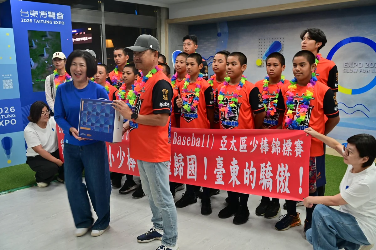 紅葉少棒勇奪LLB亞太區亞軍!饒慶鈴親自接機送「熱氣球」大禮慰勞