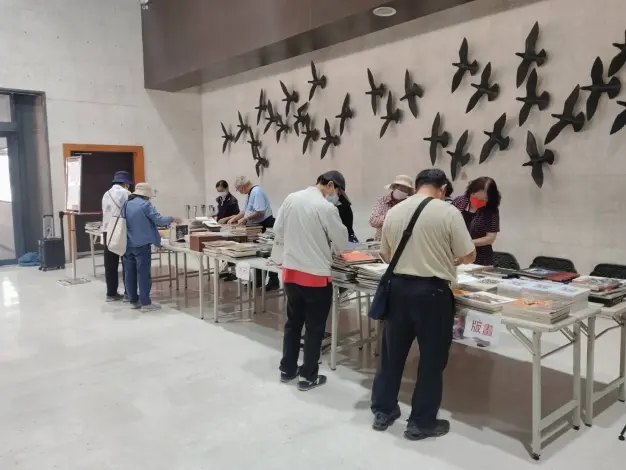 尋寶要快!臺南文化中心藝術贈書掀熱潮,首週一半珍貴藏書被掃空