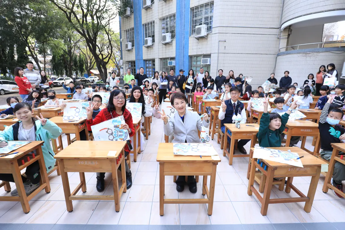 台中豪擲4.5億!15萬套國中小「可調式課桌椅」全面換新,舊桌椅開放學生免費領回家
