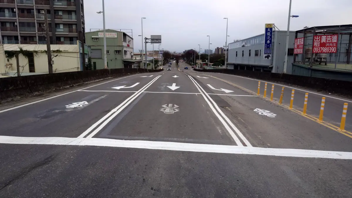 竹科通勤族福音!新竹公道五路、湳雅街口「手術」完成,增設左轉專用道終結塞車惡夢