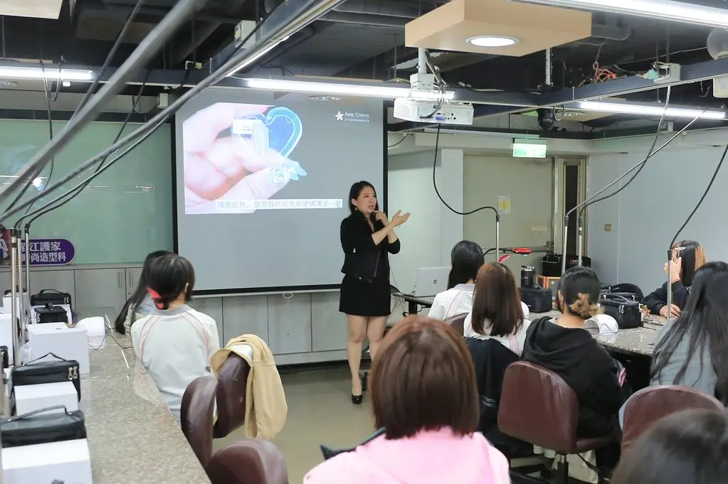 稻江護家攜手業界龍頭!國際美甲證照班一位難求 65學員力拚時尚產業入場券