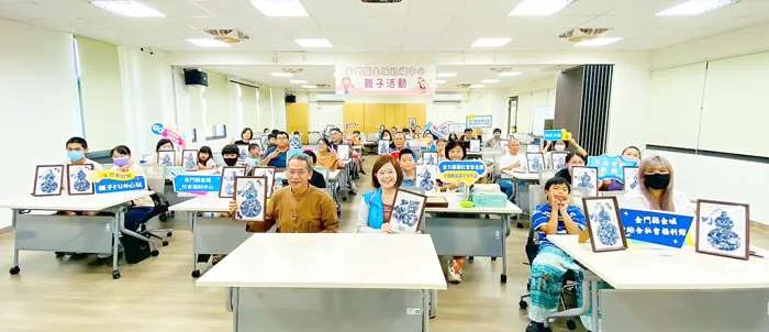 金門中秋青花瓷手作吸62人參與!跨世代青銀共融展現傳統工藝之美