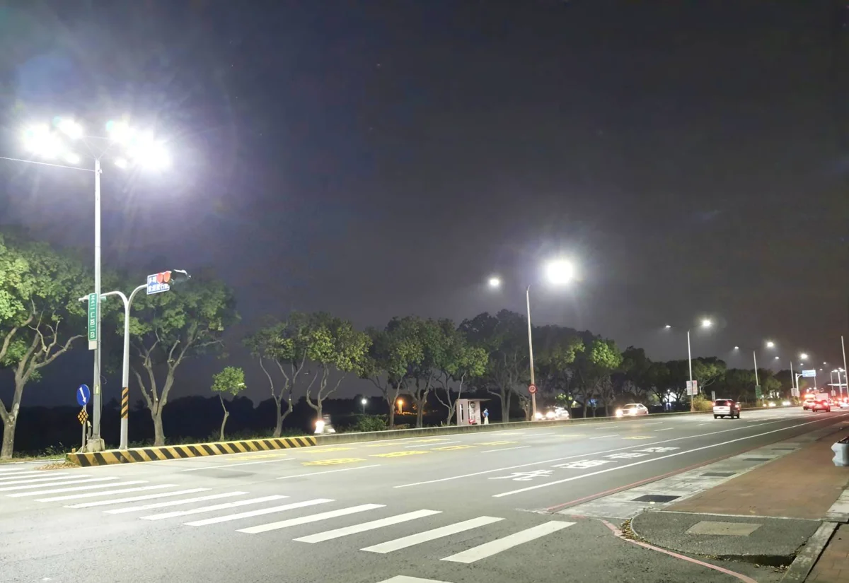 每年激省2億電費!台南22萬盞智慧路燈大升級 照亮回家的路