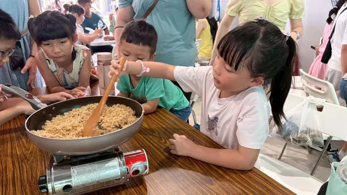 【2026暑假攻略】花蓮漁港大變身!水槍大戰、海味辦桌接力登場,親子必訪行程大公開